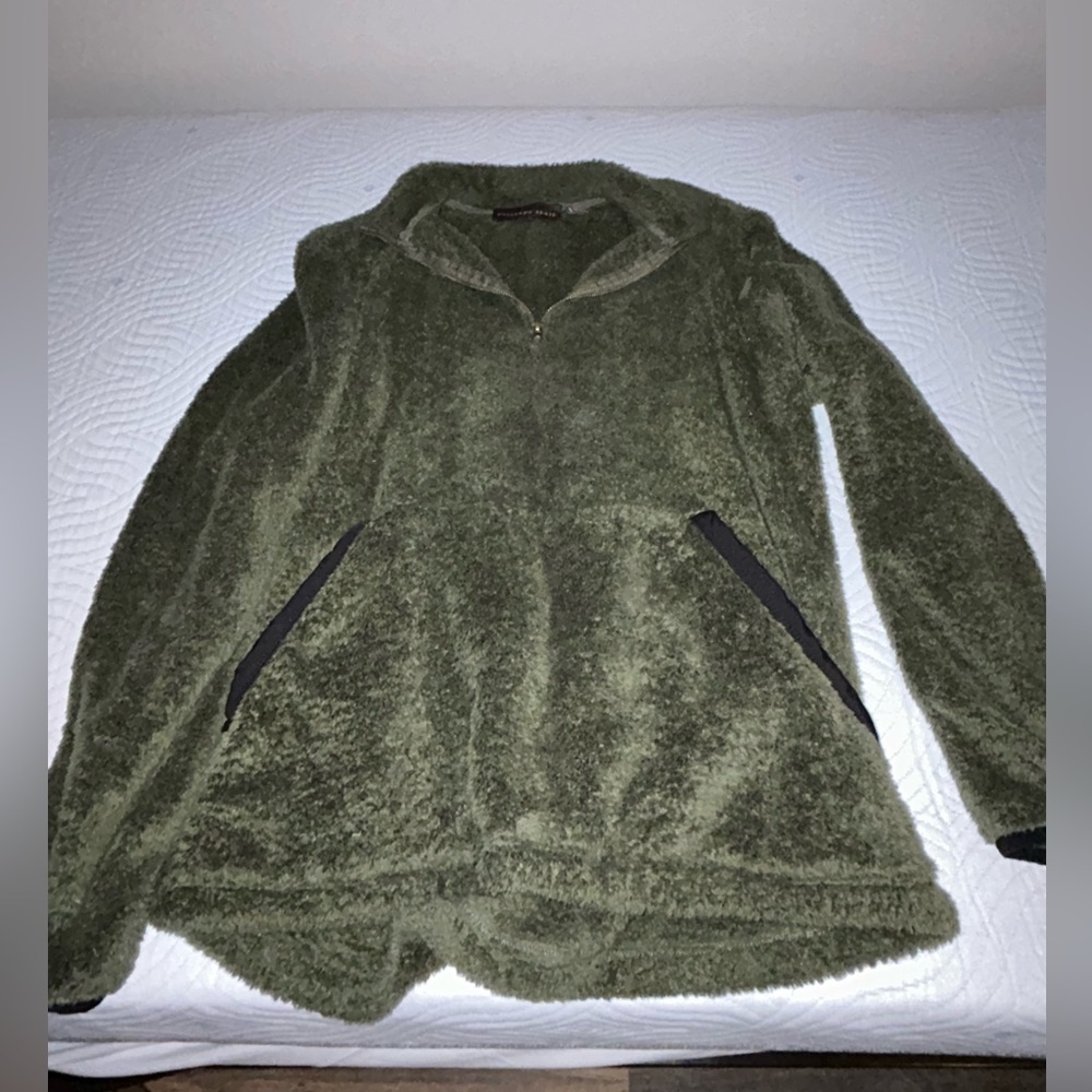 Woodland Trail Pullover Size M